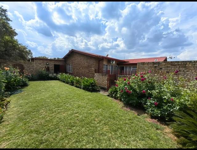 4 BEDROOM HOUSE FOR SALE IN VANDERBIJLPARK SE 1